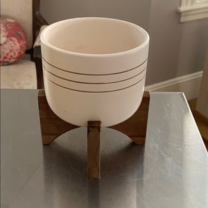 Flower pot